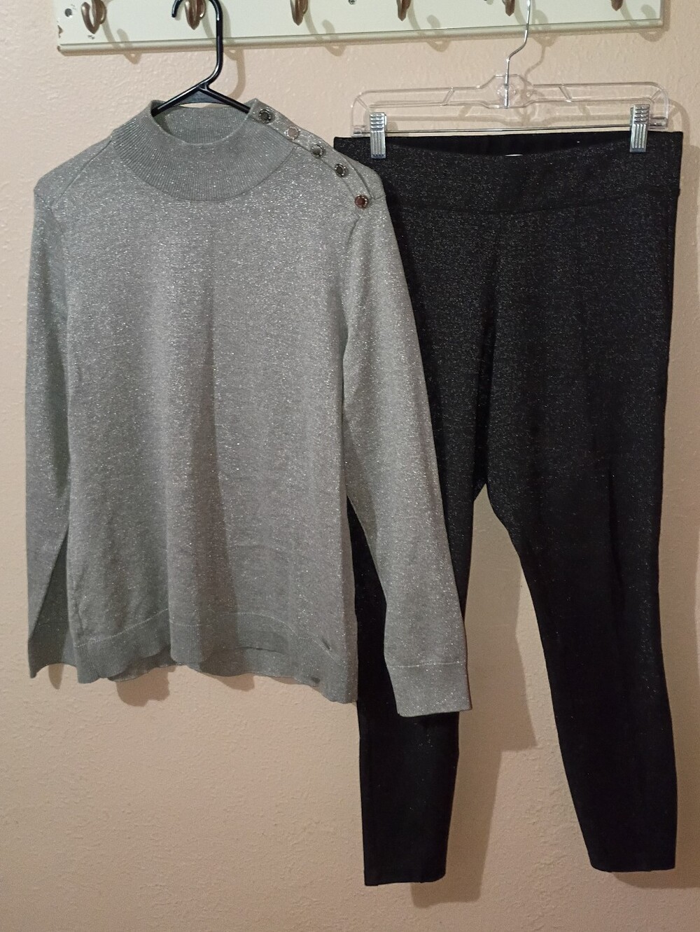 SIZE LARGE SET Calvin Klein Silver Sparkle Sweater & Old Navy Metallic Leggings